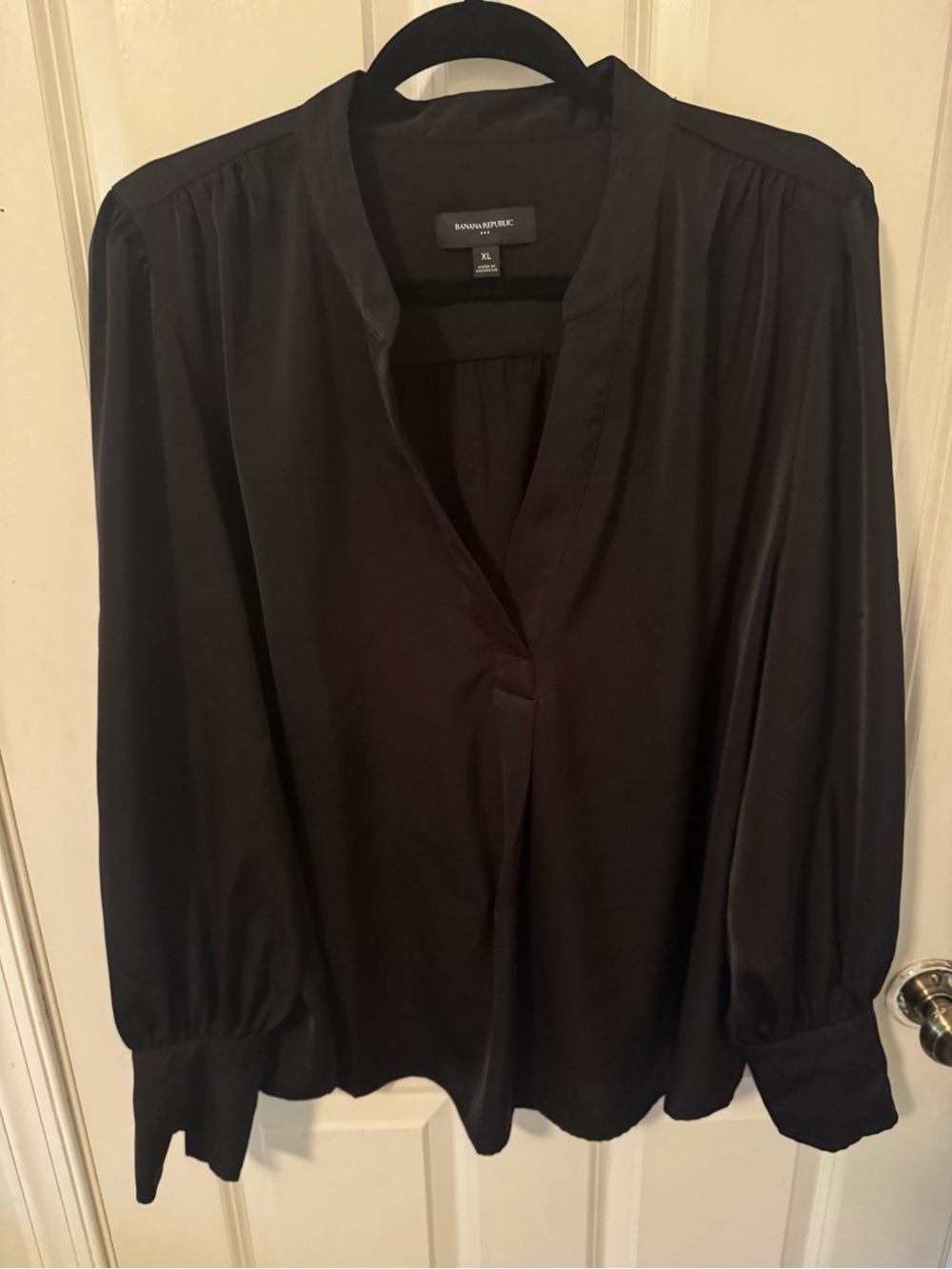 Banana Republic Black Split-Neck Long Sleeve Blouse